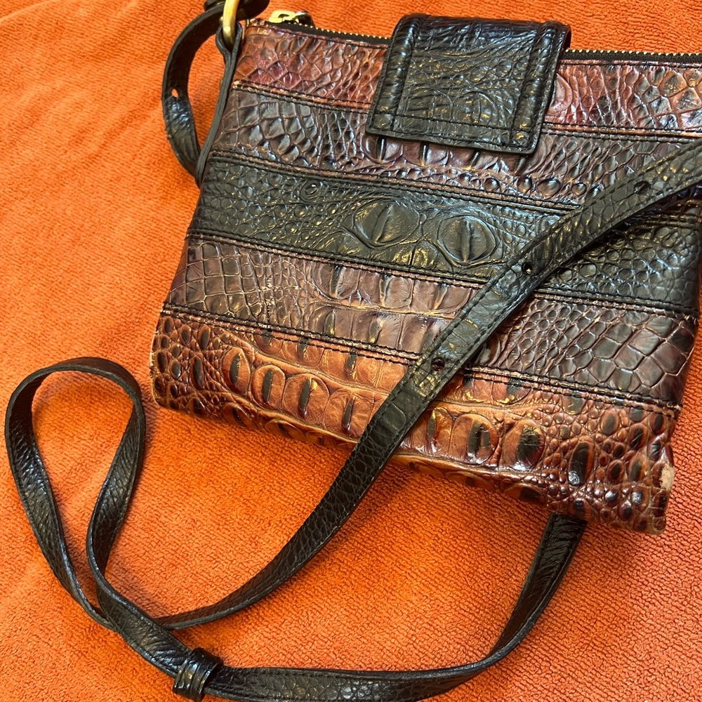 Brahmin Brown and Black Textured Crossbody Bag with Gold Clasp - Picture 3 of 7